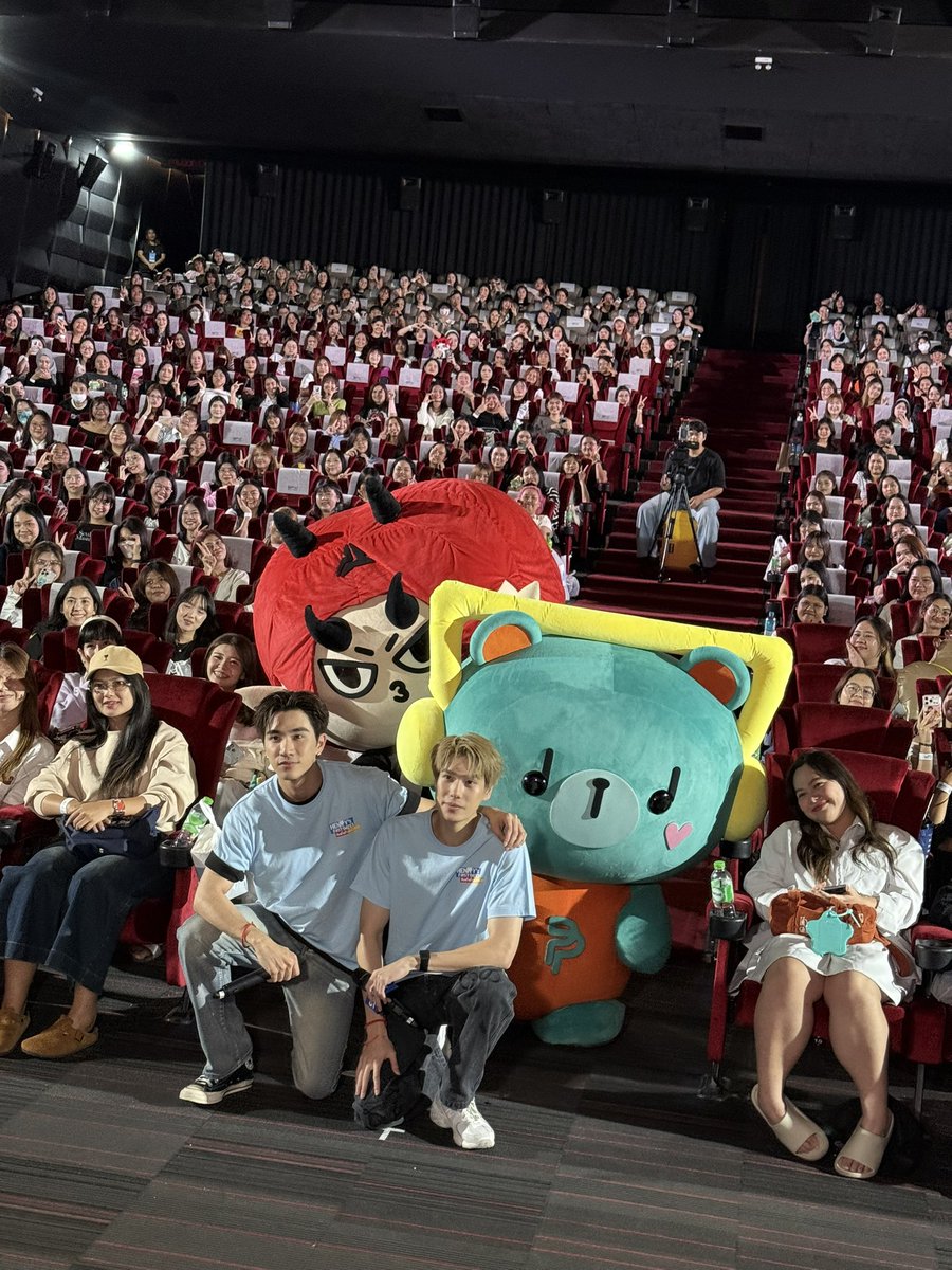 permpoon_GMMTV's tweet photo. จีบซ้ำๆ … ใช่มั้ยค้าบพ่อพ่อออ วันนี้นายน้อยแฮปปี้เตมที่ เริ่ดดดเลยล่ะ
#SFxPhuwinPermpoon
#PERMPOON @phuwintang https://t.co/V4cTpv6Hpy