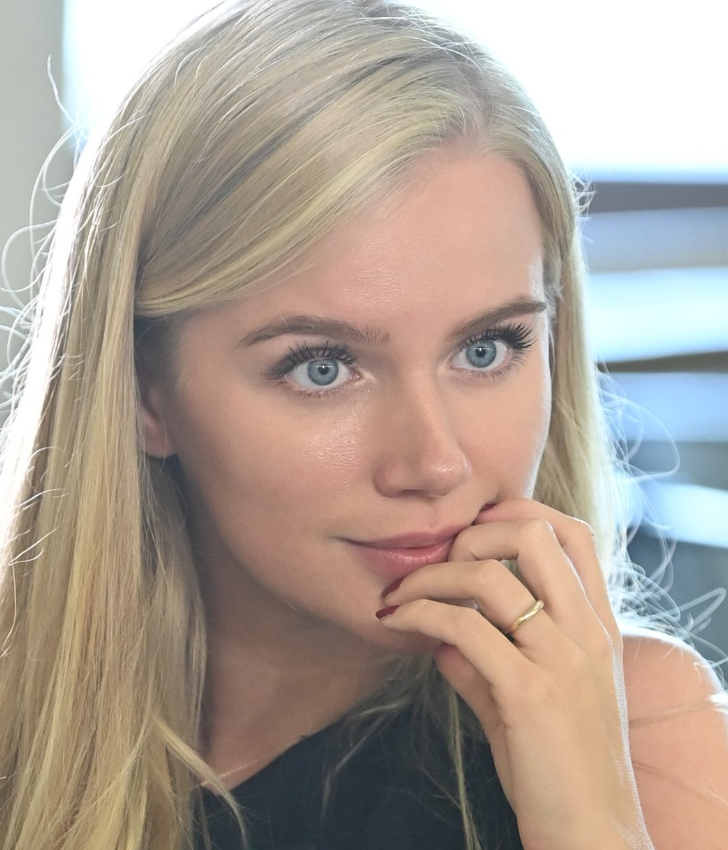 PokonanyEU's tweet photo. @ThuleanCiri She has that Hans Frank cold in the eyes, desu https://t.co/1gbmLCWBs7