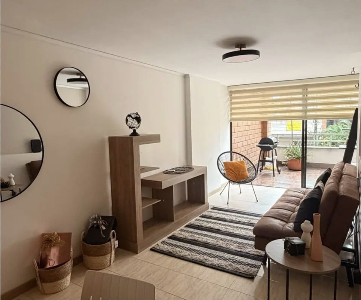 kasafinderio's tweet photo. This is what "walkable Medellín" can look like.

A turnkey 2-bedroom apartment in Laureles, near Segundo Parque, with 861 sq ft and its own terrace.

Would you rather have more indoor space—or a neighborhood you actually want to walk around? https://t.co/1N489J6W4X