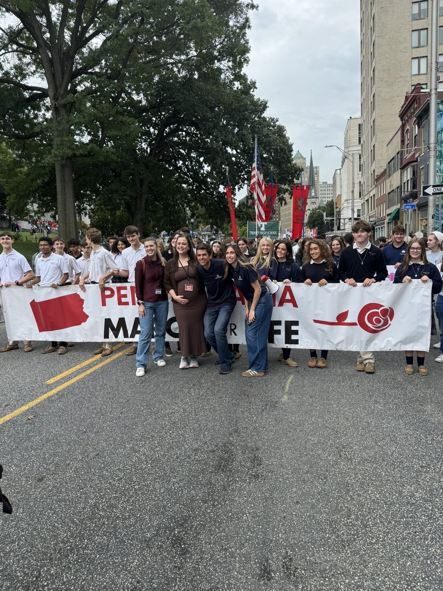 JennieBLichter's tweet photo. Marching underway in Harrisburg.  America is pro-life 🇺🇸 https://t.co/QpcdfuEY8m