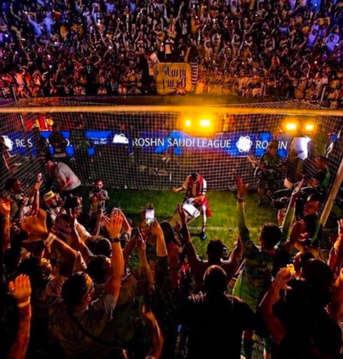 alsob7an101's tweet photo. نادي #الاهلي رايح لجنوب أفريقيا ب 12 لاعب أجنبي وتعاقدات محلية جديدة.
نادي #الهلال رايح قبله خارجيا ب 12 لاعب أجنبي وتعاقدات محلية جديدة.
بطل الدوري نادي #النصر  رايح قبل كم يوم للنخبة ب 9 لاعبين أجانب وبدون تعاقدات محلية!
الاهلي والهلال يقولون ذهبنا وحيدا !
شفتوا كيف قلب المواضيع وإخفاء الحقائق!
كل والله من هالصوره اللي تحت ¿¿