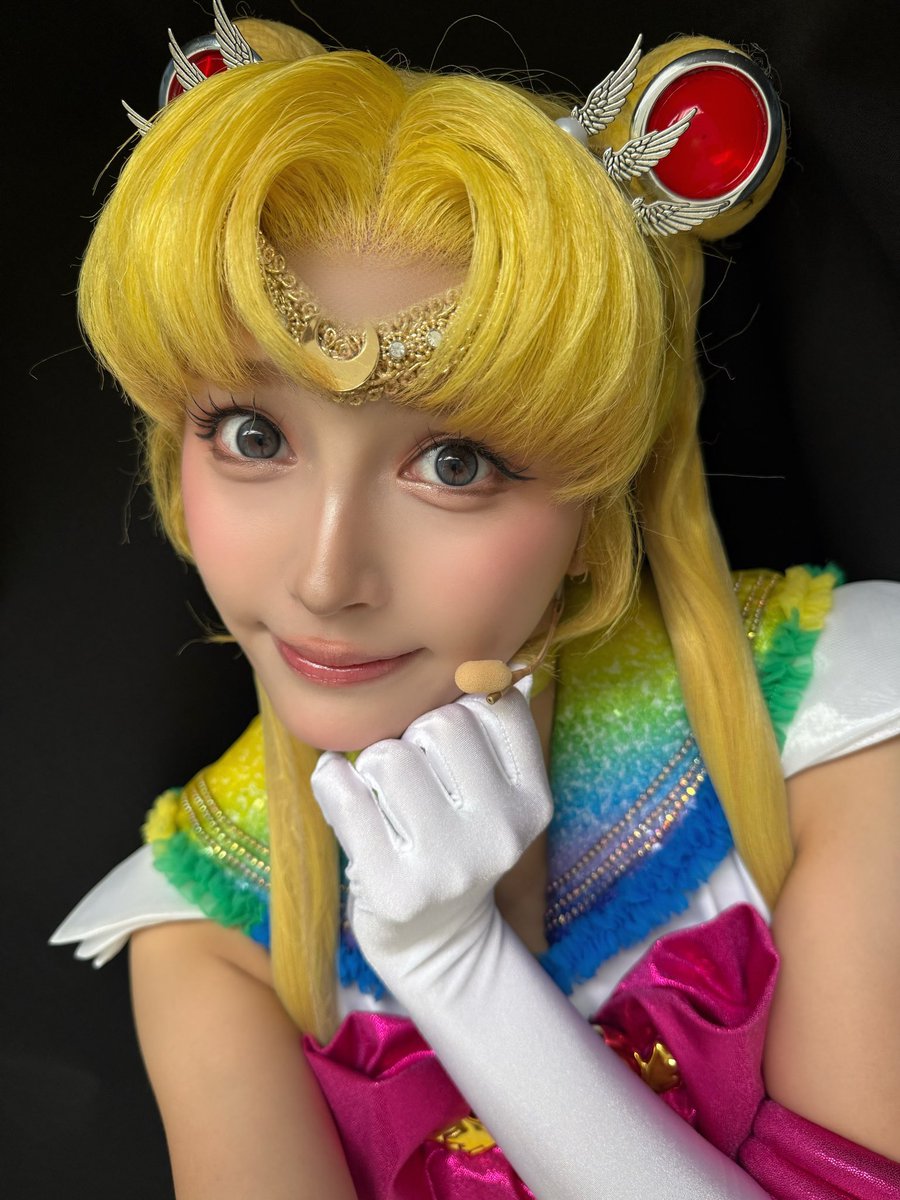 chrystaliism's tweet photo. very messy sketch while i experiment with rendering on top of the sketch instead of under... hmmmmmm... anyway rina!moon!! #sailormoon https://t.co/57sOOg65Ee