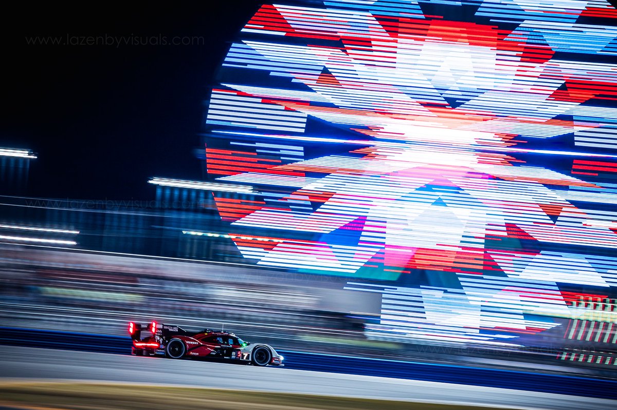 MarielleNe1h's tweet photo. We were asked what it’s like shooting trackside at night. It varies by circuit: some are well lit, but most aren’t. Use the background, a slow shutter, long exposures, fireworks, or pitlane lights to create striking images. Please share with credit. https://t.co/kth0Uj83WP