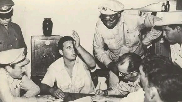 AguileraAl72687's tweet photo. 🇨🇺Un día como hoy, 21 de septiembre de 1953 comienza el juicio en Santiago de Cuba, a los asaltantes a los cuarteles Moncada y Carlos Manuel de Céspedes. De aquel proceso emergió el histórico alegato de Fidel: “La historia me absolverá”.
#TenemosMemoria https://t.co/O0Nd8YspGv