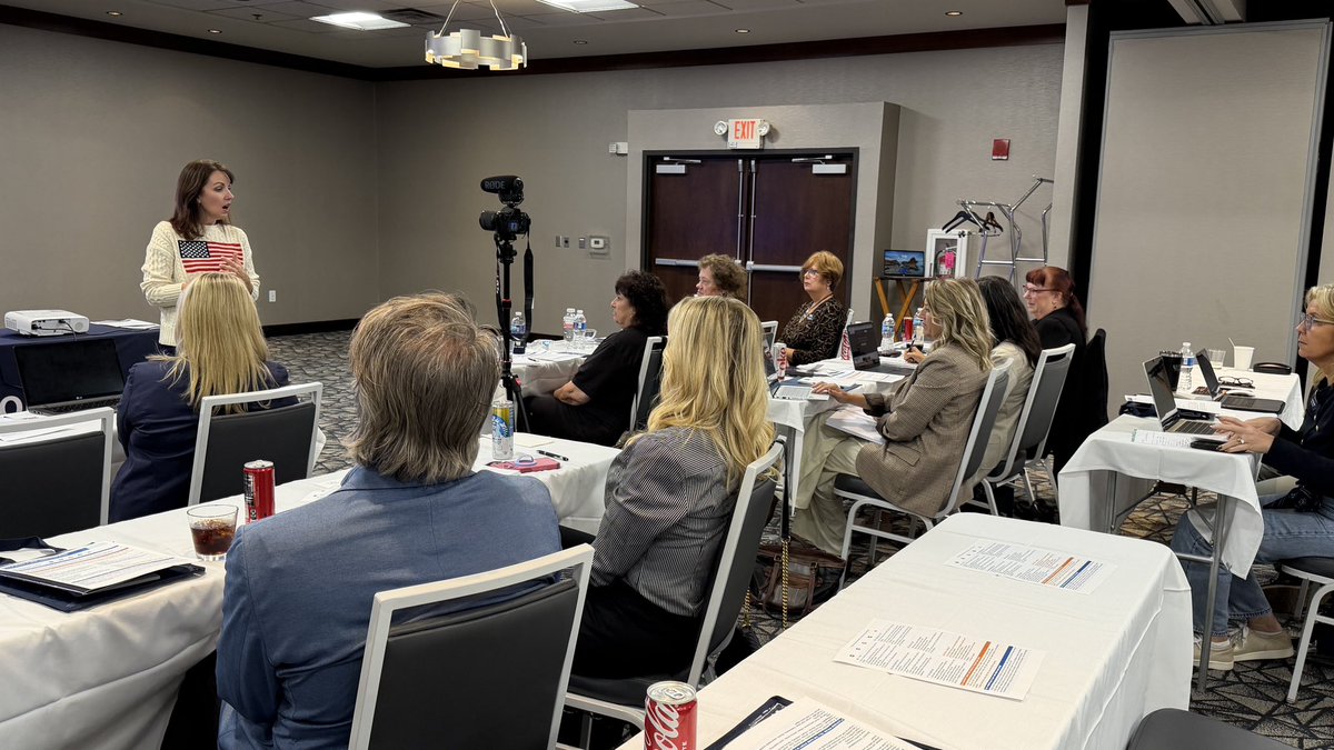 Moms4Liberty's tweet photo. Leadership Training in Wisconsin! Shout out to @slf_liberty! https://t.co/dryIcCQycU