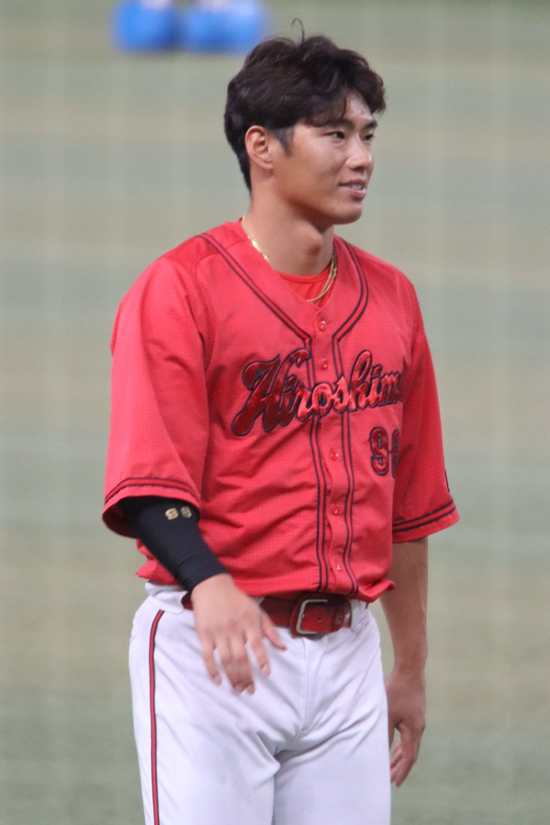 bluechalon4654's tweet photo. とりま中村奨成くんを‼️
帽子被ってないと可愛い😆✨
(※高校野球の時から好きです。)

2026.9.20
#中村奨成
#広島東洋カープ https://t.co/62IfZfAkem