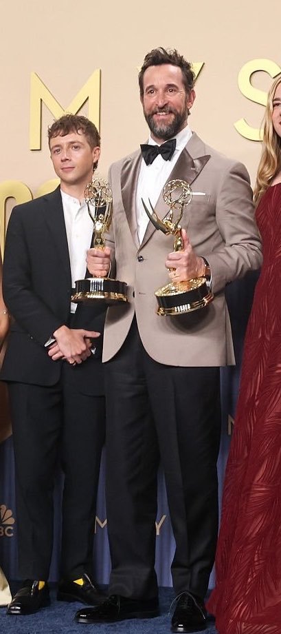 Maliya_ama's tweet photo. La cara de un tipo que ganó dos años seguido el Emmy y tiene un ship con un gales gracioso y lindo, el ganó para toda la vida https://t.co/YstqwlKpkt