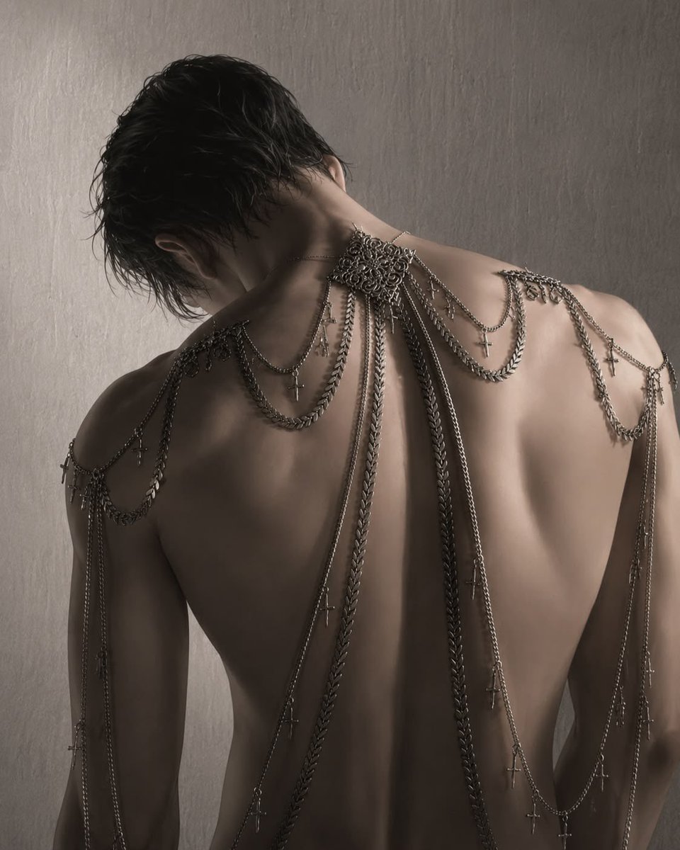 gothicornate_'s tweet photo. the kind of detail that turns an open back into the entire statement. https://t.co/f93MhVi0m2