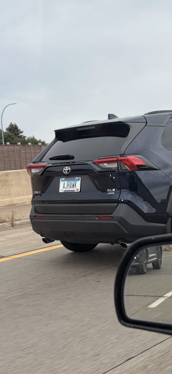 ZackZiegler13's tweet photo. Otw to the boxing gym and Minneapolis out here showing love for @OfficialAJHawk @PatMcAfeeShow @tyschmit https://t.co/vBqiVtHV2T
