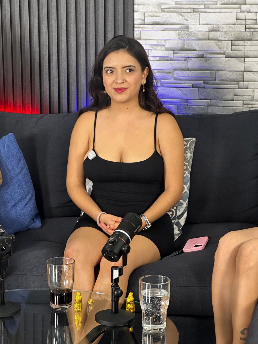 ydmexico's tweet photo. 💕💦Andamos cocinando algo rico con estas 2 bellezas @Leydi_Refoxxx &amp; Shajara Hundin 💦💕

Checa lo mejor en TL ✨️
📲https://t.co/KB1jewFRI9

#lhdd #ydmxico https://t.co/sefjWvTngQ
