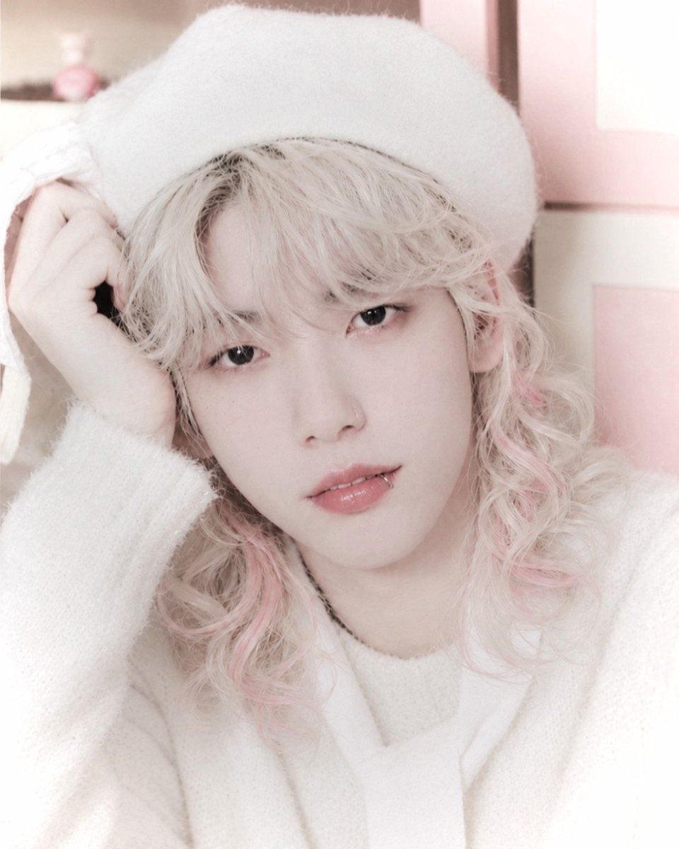 softdelicat3's tweet photo. ㅤㅤᨦ ݁ . ♡ ⑅𝖯𝗈𝗋𝖼𝖾𝗅𝖺𝗂𝗇 𝗁𝖾𝖺𝗋𝗍𝖻𝖾𝖺𝗍 —𝖬𝗒 𝖿𝗂𝗋𝗌𝗍 𝖤𝖯 𝗂𝗌 𝖿𝗂𝗇𝖺𝗅𝗅𝗒 𝗈𝗎𝗍!!゜ 𓈒ㅤㅤㅤㅤㅤㅤㅤㅤㅤㅤㅤㅤㅤㅤㅤㅤ https://t.co/wji4qXoOP9