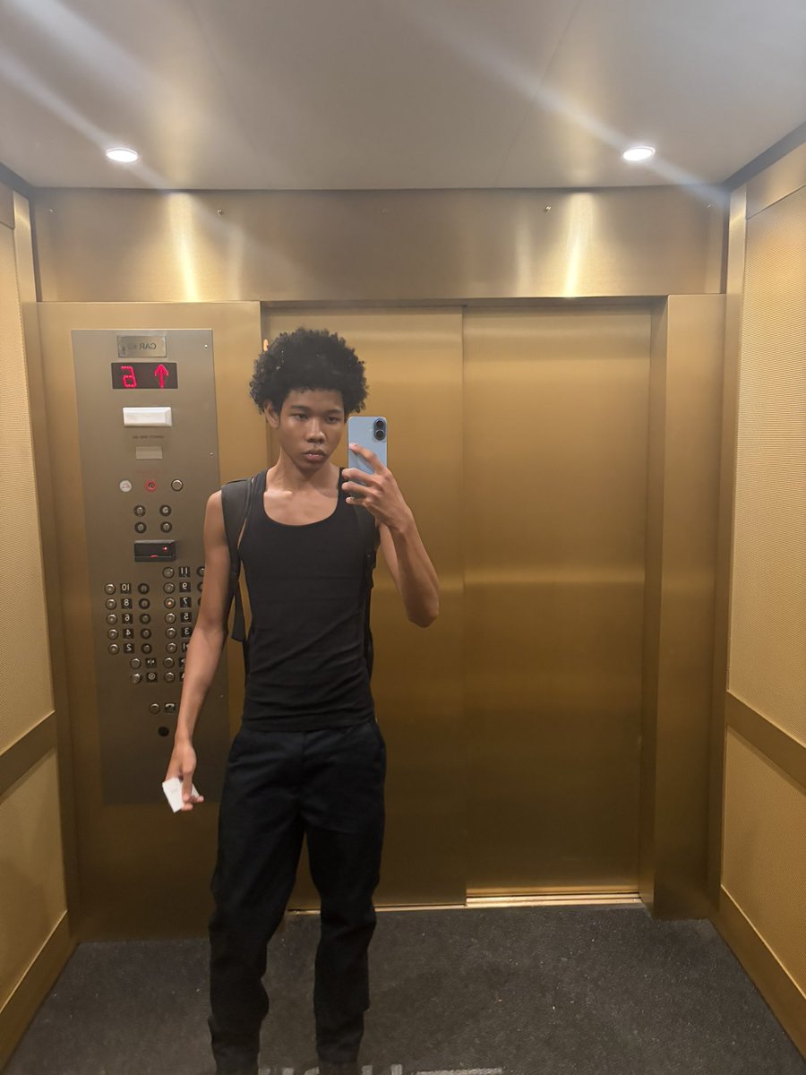 dhondelray's tweet photo. Do I have gay face? https://t.co/oNMD4njAXU