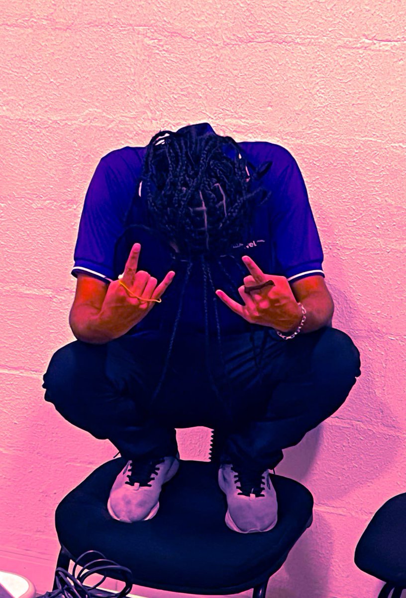 outcode404 tweet picture