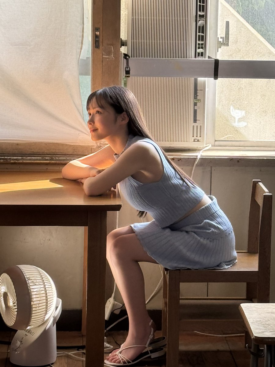 f_bb_2015's tweet photo. 榎本彩乃（14）週プレデジタル写真集ランキングでまさかの1位🥇✨
みなさんの応援のおかげです！
ありがとうございます🙇
これからもよろしくお願いいたします✨

#榎本彩乃 #福島美少女図鑑 #週プレ #撮影風景 https://t.co/tURuHJYNj6