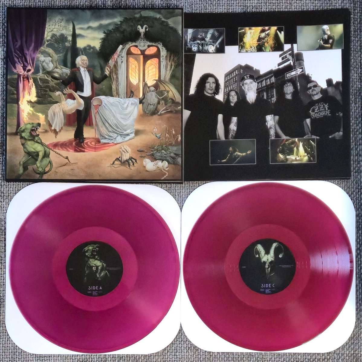 TheMetalPulse's tweet photo. And now the vinyl version... 🔴🔴🤘

@NatalieAllElite
@QtheMetal
@RockMetalManiac https://t.co/7Kp8ZafEuD