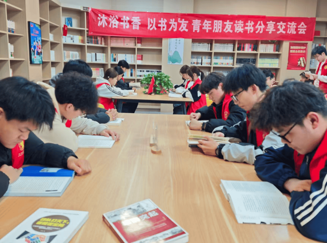 henraauto2000's tweet photo. Calling all book lovers! Our Campus Book Club is hosting a cozy story-sharing meetup this Friday at the Student Center, 6-8 PM. Grab your favorite novel and come make new friends! https://t.co/Vuo3c0O7yH