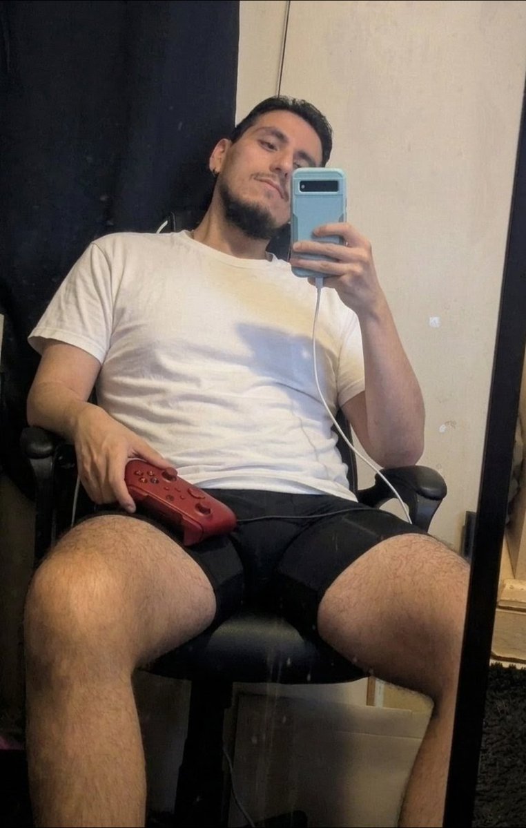 iamjohnathan3's tweet photo. Soem 🧠 while gaming would hit where the #gaymers at https://t.co/M0lOnSYSpo
