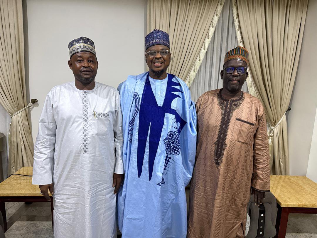 Muhammad_Bsarky's tweet photo. BREAKING🔥

Two major APC stakeholders, Hon. Ibrahim Adamu Muhammad (Uban  Dawakin Gombe) And Alhaji Auwalu Alhassan (Chibirosi) have joined the PDP and declared support for @ProfIsaPantami .

They cited his experience, integrity, leadership capacity, and vision for Gombe's development.

Another boost for Pantami2027.

#Pantami2027 
#GombeTaMalamCe
