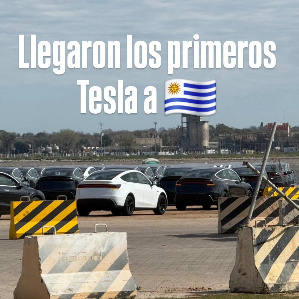 mauriplastina's tweet photo. 📢 Llegaron los primeros @Tesla_LatAm a Uruguay https://t.co/4iFYbaZLnM