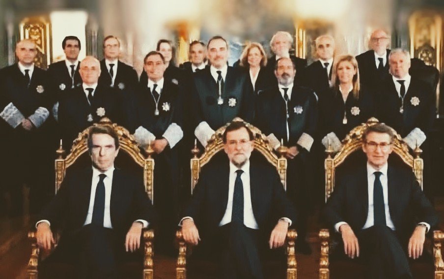 chustoni1's tweet photo. @pfbarbadillo #MalasLenguas
Cloacas las controla #PP #Villarejo y #Cospedal
#Ayuso y #Feijoo pendiente de juicio por TRAICIÓN a la Constitución de #España y los #DDHH y #DDFF de Carta de la Unión de #Europe
Registro y volcado de #móviles de todos ellos. #Tardon
@AFiscales @guardiacivil #UCO https://t.co/DqrVBnhXvC
