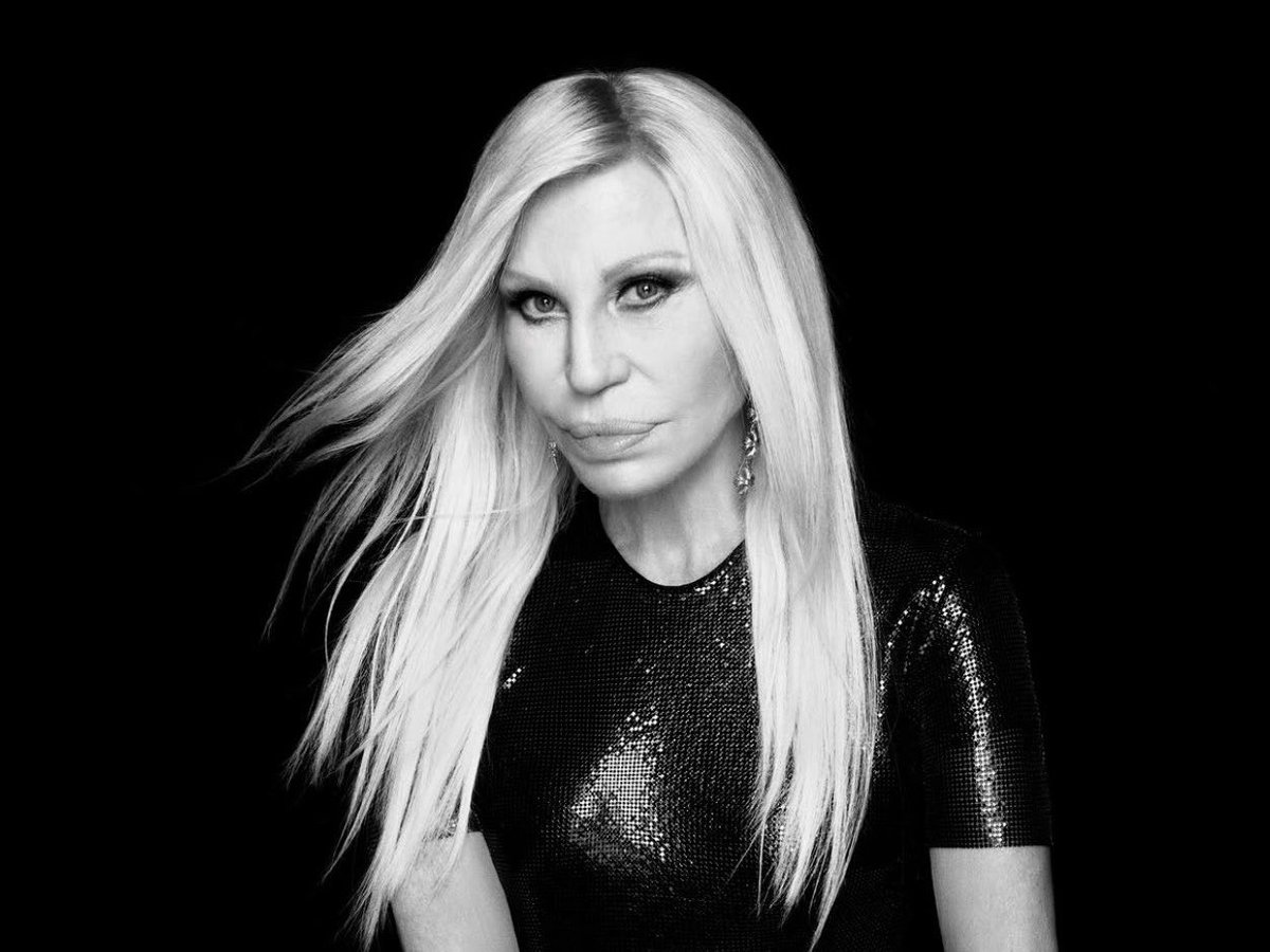 PopBase's tweet photo. Donatella Versace is set to launch a new fashion &amp; beauty brand in association with Revolve Group Inc.

(https://t.co/9bVcsVhVbG) https://t.co/0faSBYyvN6