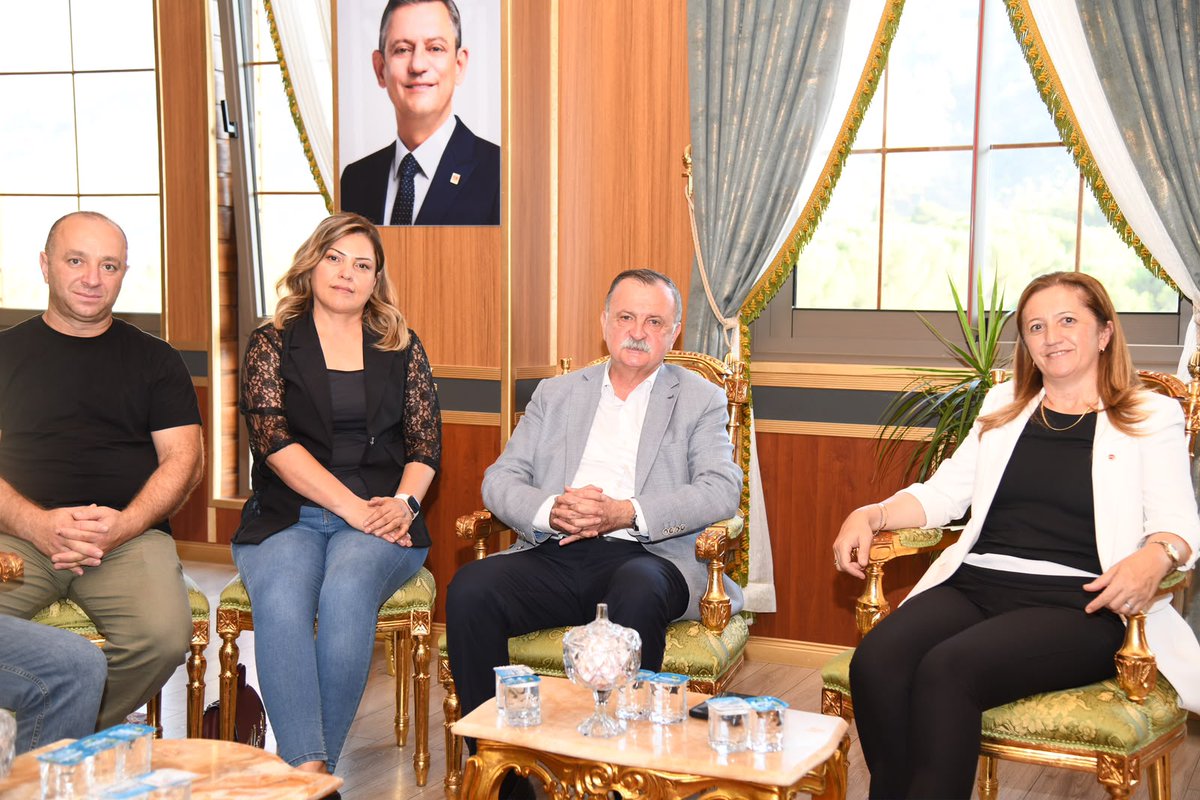DevrimciSaglik's tweet photo. DİSK ve sendikamız Genel Başkanı Arzu Çerkezoğlu Manisa Büyükşehir Belediye Başkanı Besim Dutlulu ve Yunusemre Belediye Başkanı Semih Balaban ile bir araya geldi.
Genel İş Manisa Şube Başkanı Özgür Genç'in de katıldığı görüşmede sendikal çalışmalarımız hakkında görüş alışverişinde bulunuldu.