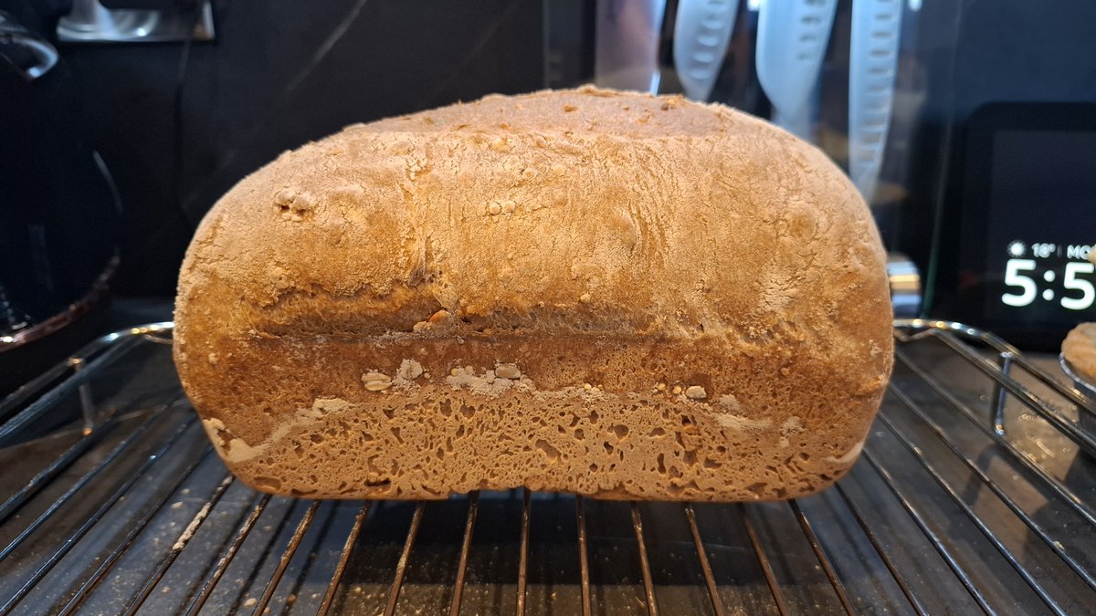 lost_alkhemist's tweet photo. Baking at the in-laws...
#BreadBore https://t.co/1CqQ6nGjqX