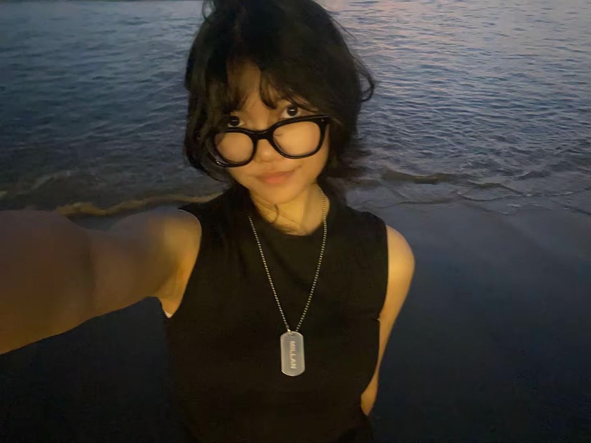 notnaubutnever's tweet photo. #selfies #beach https://t.co/lpsGTc7xGM