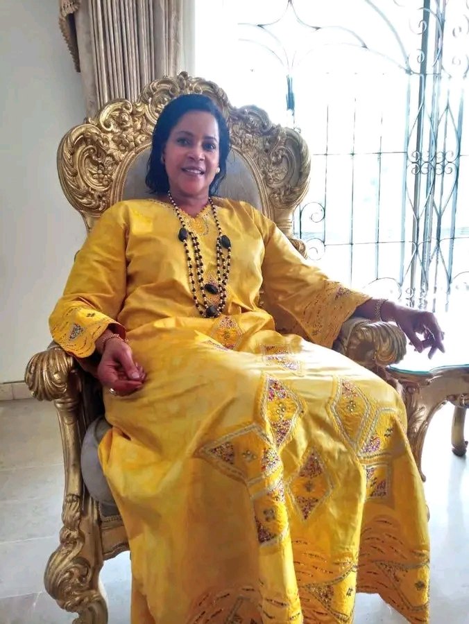adonia_muwereza's tweet photo. Team queen mother, Best Kemigisa, I think you now see things clearly👀

How on earth can a queen mother reduce a ROYAL PALACE to her personal home to the extent of having the audacity to remove everything in the palace. 

I see this as a disrespect to the culture and traditions of Tooro kingdom 🤔