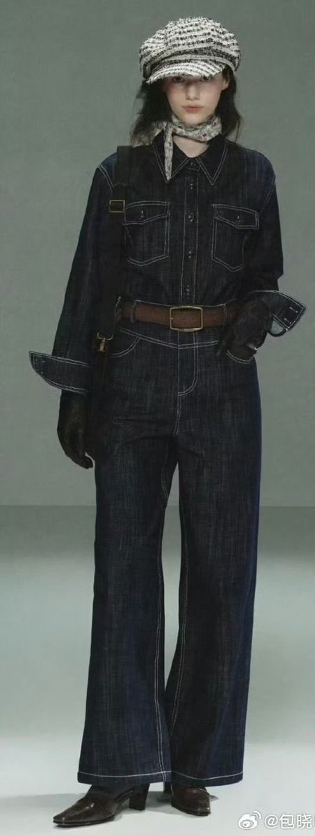 appplechips's tweet photo. bookmand inspired clothes i’d like to see showmand wear https://t.co/6zi8X6JpOY
