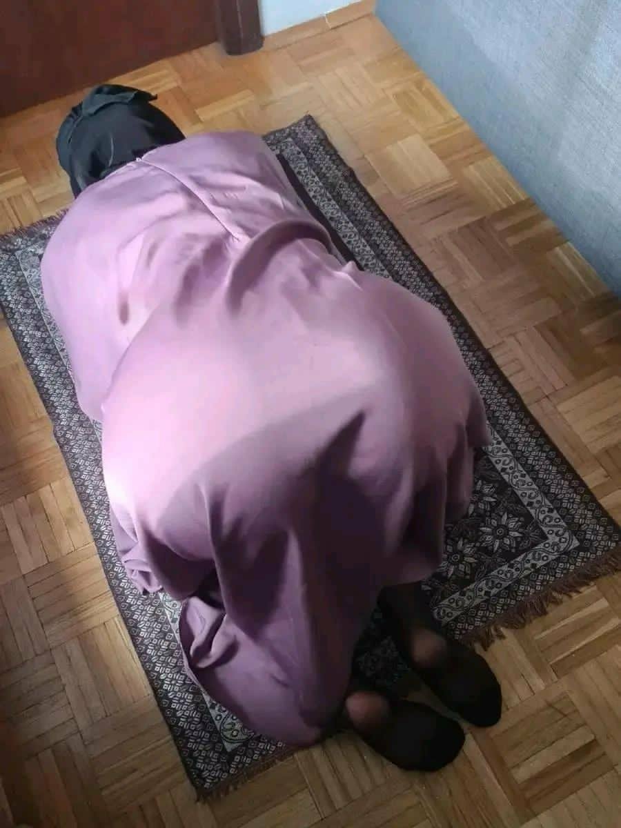 vr22jo's tweet photo. نفسي اذوق طعم الحب من يغامر 🙈🥰 https://t.co/bNlJCHVS3l