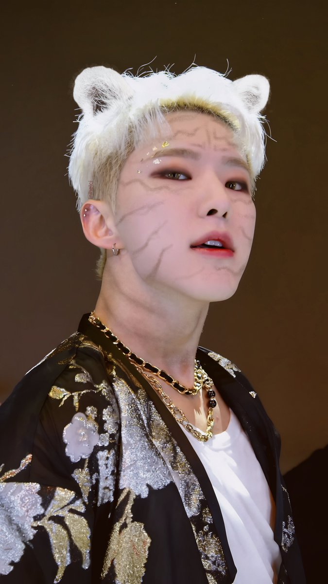 inihelci's tweet photo. Soonhoon au

"After Hours"

Tentang dokter hewan dan pasien hybrid yang susah diatur. https://t.co/E8puIvZ3vG
