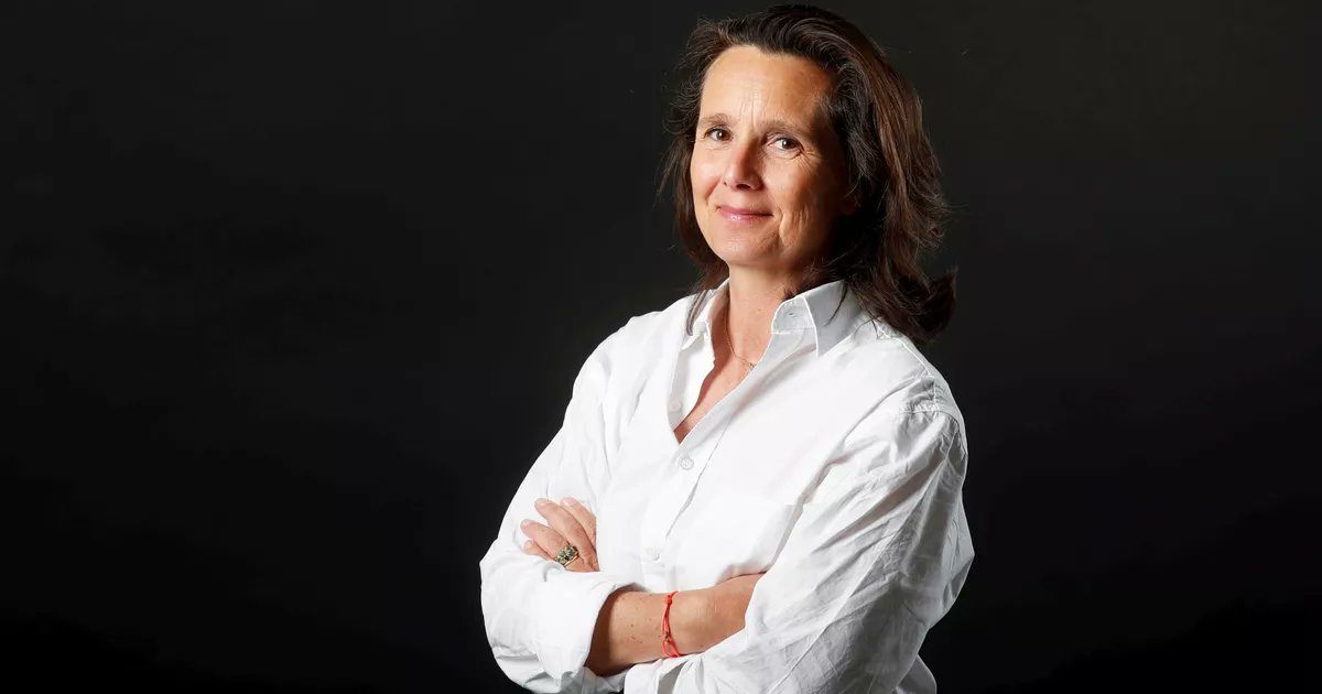 CerfiaFR's tweet photo. 🚨🇫🇷⚫️ FLASH | La journaliste du Figaro Alyette Debray-Mauduy est morte à l’âge de 57 ans après avoir été percutée à vélo par un camion, ce matin à Paris. https://t.co/d7J9CAKzF3