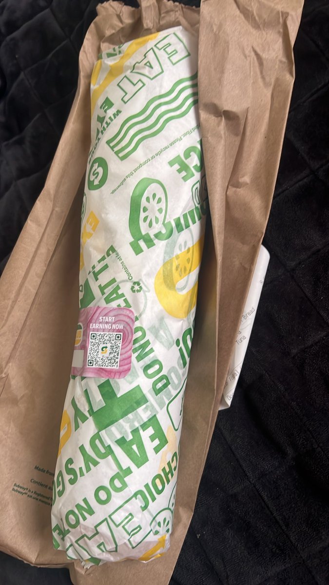 kittylanding's tweet photo. GIRLFRIEND BOUGHT ME A SUB I love her  @WilsonOfEviltwt https://t.co/uuy9t2xFyJ