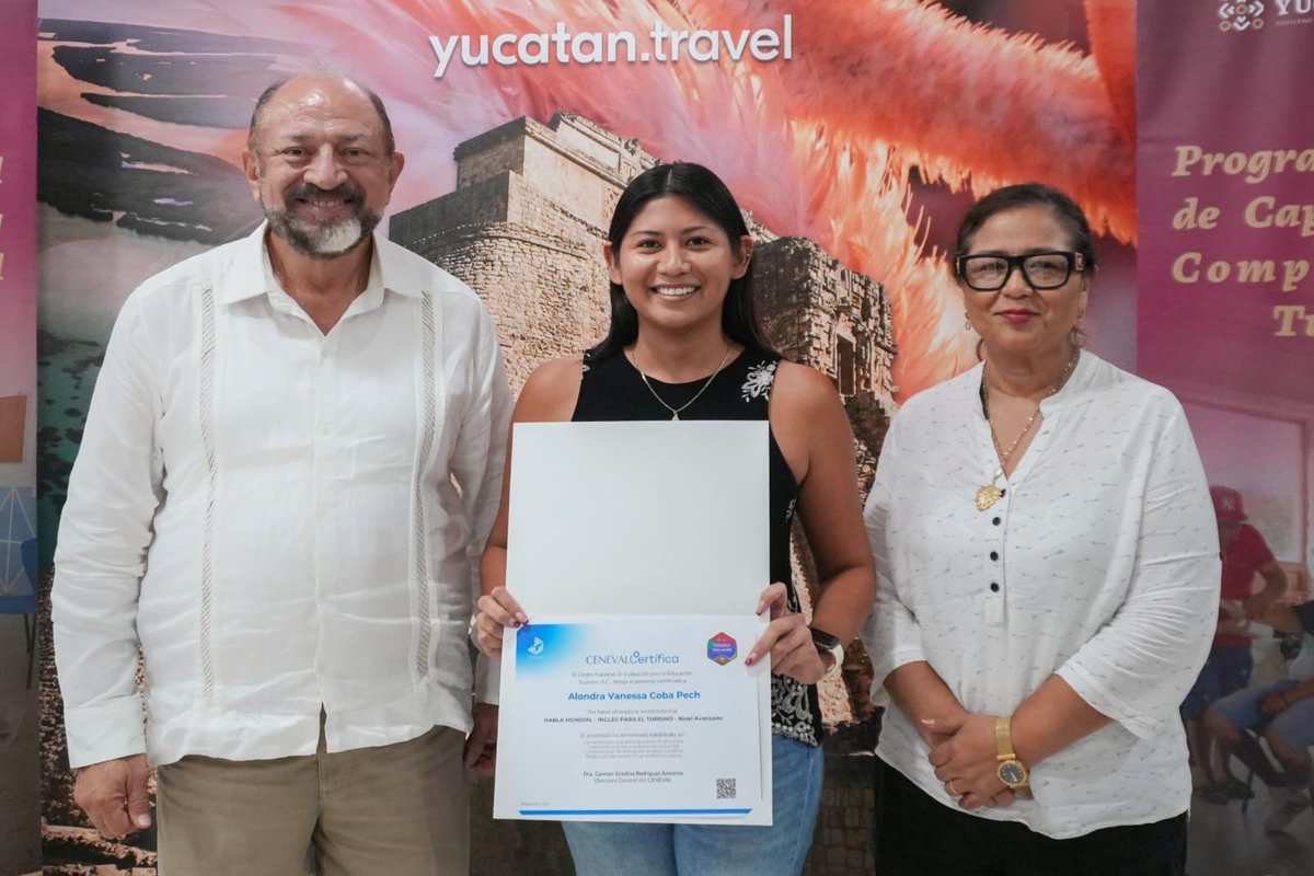 DarioFlota's tweet photo. Nos llena de orgullo ver a integrantes de SEFOTUR recibir sus certificaciones tras concluir el curso “Habla Mundial – Inglés para el Turismo”, avalado por el Ceneval dentro del Programa Integral de Capacitación y Competitividad Turística 🌎

#RenacimientoMaya #SantuarioMaya https://t.co/OAiWHK2ClH