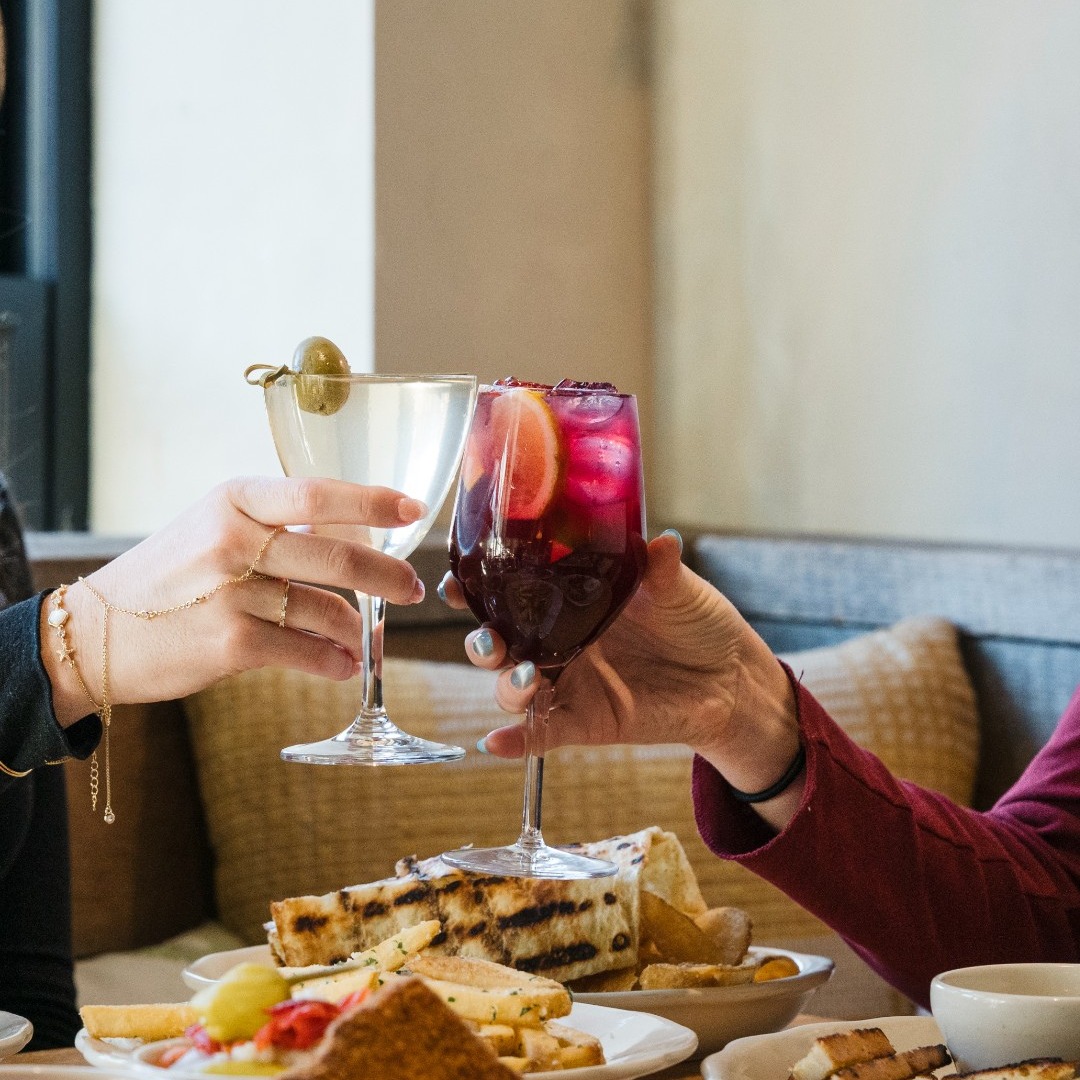 brooklynlewis2c's tweet photo. It’s Wine Down Wednesday, and some of us are at Bar’Cino! We love the bar area and, of course, the grilled pizzas! Photo credit: Bar’Cino Facebook https://t.co/lqLkahQrJh