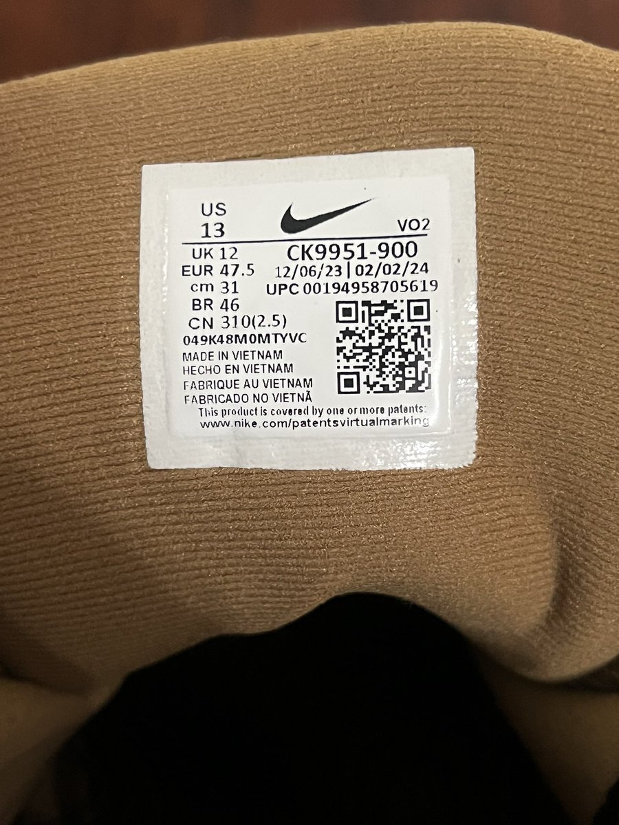lilbruiser's tweet photo. @tacticalgearcom @Nike FINALLY received my Nike SFS tactical boots. Day #1/98 degrees/Palm Desert/barricaded suspect. My staff performed well/suspect apprehended/no injuries or damaged property. UNFORTUNATELY my Nike SFS failed. #Disappointed https://t.co/EL2NAZqxEq