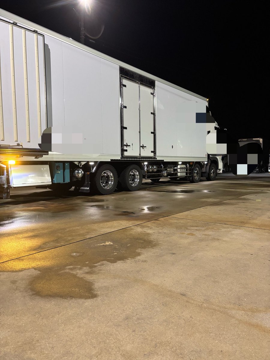 ryo622_'s tweet photo. 今回も出発から雨に打たれたから
必要最低限の洗車で終了☔️ https://t.co/FMOtyDKvkH