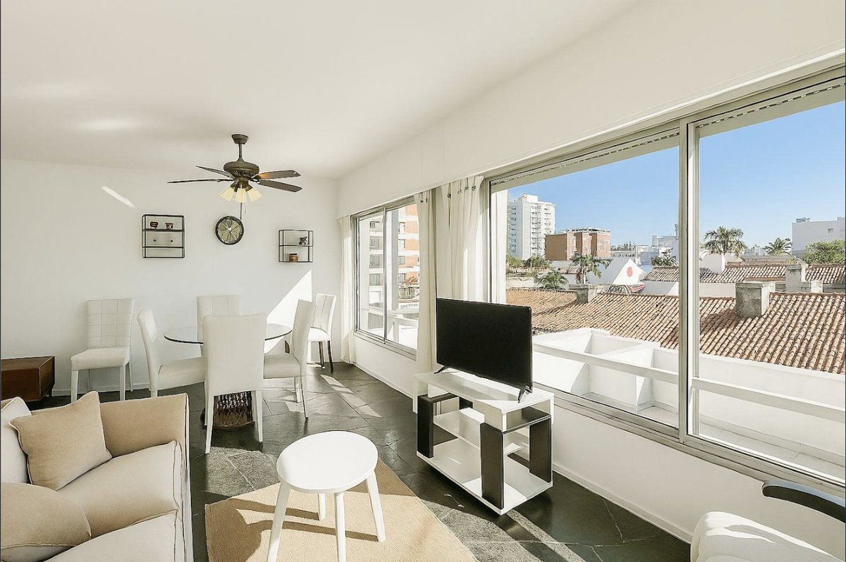 kasafinderio's tweet photo. Everyone wants a summer in Punta del Este.
What about owning the apartment?

$175,000 gets you 2 bedrooms in the Peninsula, steps from the beaches, restaurants, cafés and the port.

Would you use it for summers—or stay longer? https://t.co/qrL73uRm0M