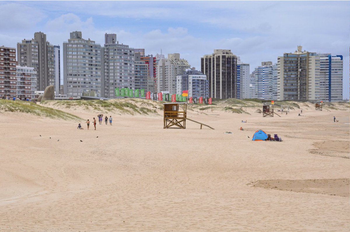 kasafinderio's tweet photo. Everyone wants a summer in Punta del Este.
What about owning the apartment?

$175,000 gets you 2 bedrooms in the Peninsula, steps from the beaches, restaurants, cafés and the port.

Would you use it for summers—or stay longer? https://t.co/qrL73uRm0M