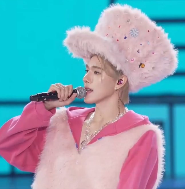 peachynanimeow's tweet photo. ผมสีไหนก็สวยหมดจริง ๆ คงจะอยู่ที่เบ้าหน้าชีอะ งามแต้งามว่า https://t.co/nvKJYXZvFR