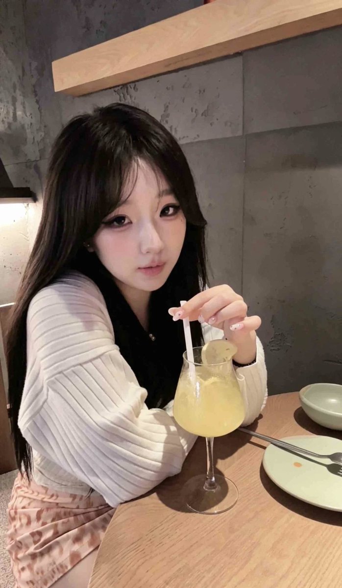 Limamise's tweet photo. 保持中庸🧘🏻‍♀️ https://t.co/LGLaZ7nOIO