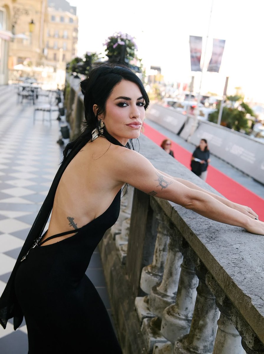 threadslali's tweet photo. lali esposito. https://t.co/HtCYtzGIpm
