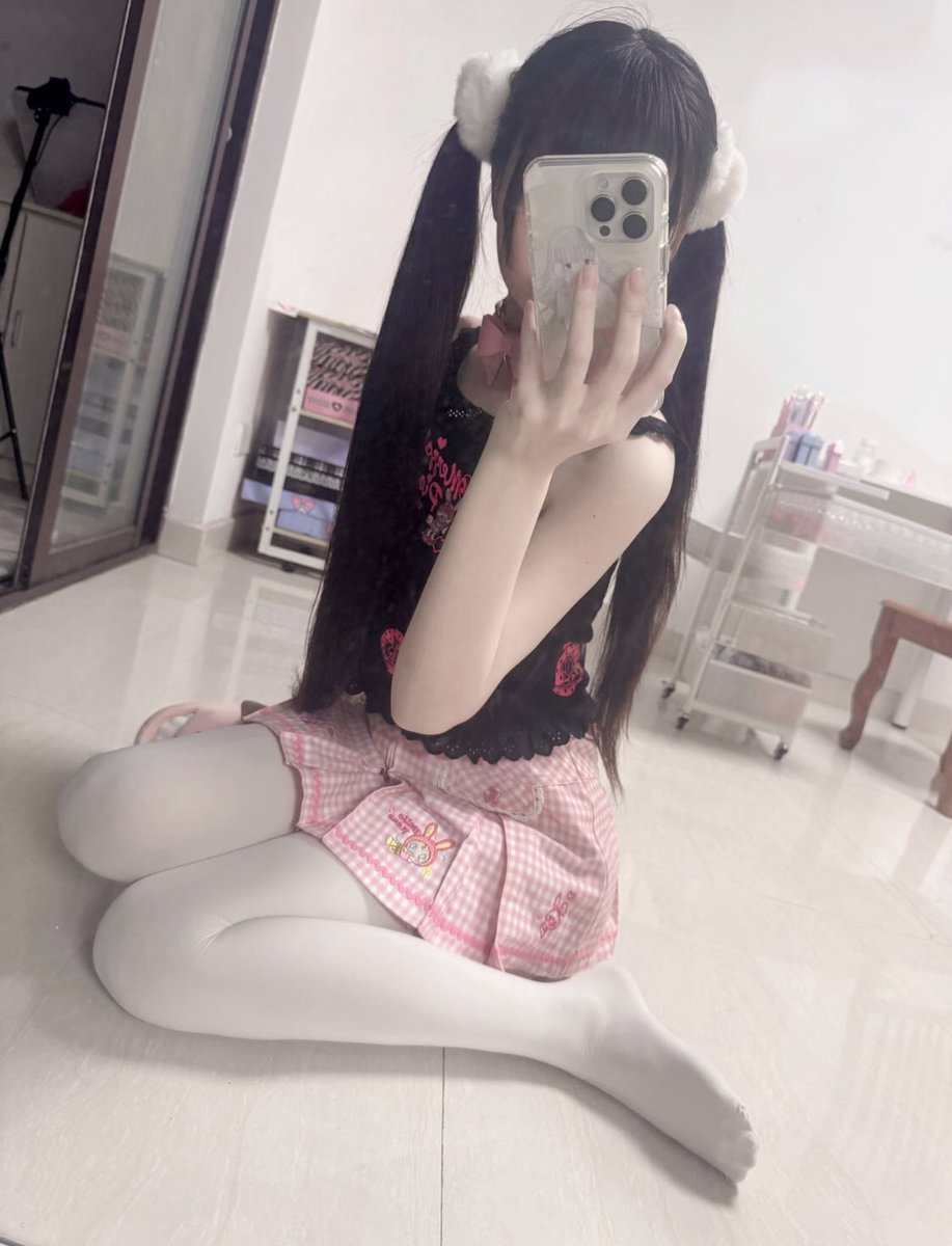 KeithHarpebqib's tweet photo. 这个点还有人吗？

好无聊，有没有想锐评一下我12岁的躁福的？

来就给，没有🚪，看完就删…… https://t.co/hYoVZrwvlX