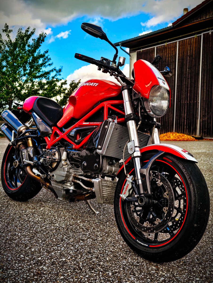 SusanKiefel's tweet photo. Ducati Corse Ducati Motorcycle for Life Photoshoot https://t.co/FisXnfXOde