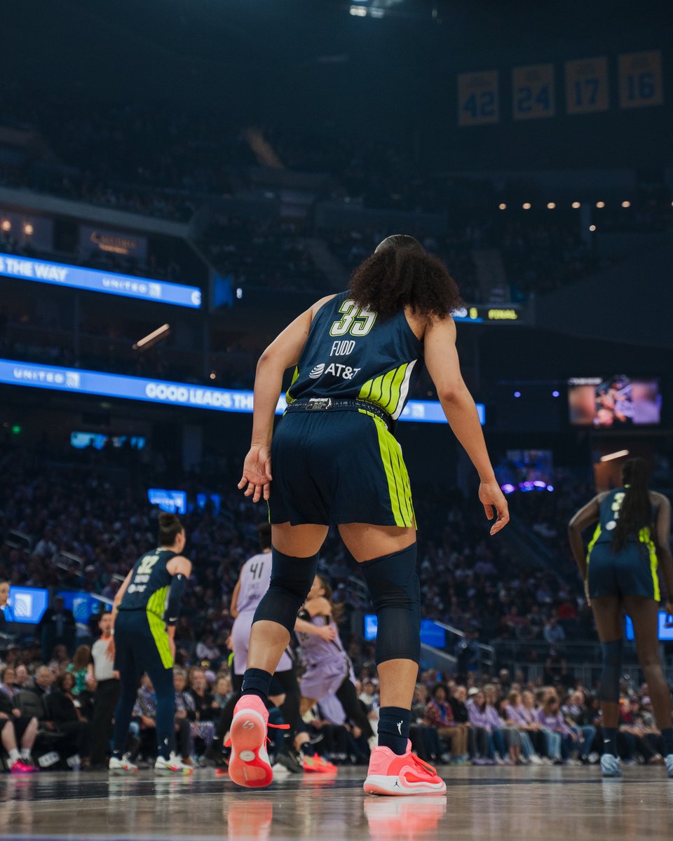 DallasWings's tweet photo. 14 MINS OF STRAIGHT DEFENSE 🔥

Azzi Fudd's defensive highlights just dropped on our YouTube channel, beat us there!

𝑨𝒛𝒛𝒊 𝑭𝒖𝒅𝒅 𝒇𝒐𝒓 𝑹𝒐𝒐𝒌𝒊𝒆 𝒐𝒇 𝒕𝒉𝒆 𝒀𝒆𝒂𝒓, 𝑨𝒍𝒍-𝑹𝒐𝒐𝒌𝒊𝒆 𝑻𝒆𝒂𝒎 &amp; 𝑨𝒍𝒍-𝑫𝒆𝒇𝒆𝒏𝒔𝒊𝒗𝒆 𝑻𝒆𝒂𝒎 ⭐ https://t.co/3exNn7Kbf7