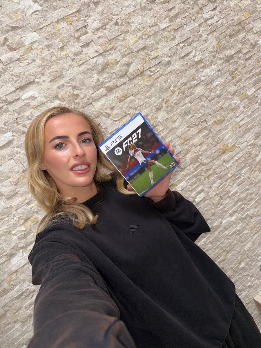 EASPORTSFC's tweet photo. The stars of #FC27 are in the game.

Play now with Early Access: https://t.co/Ue4LeevJxo https://t.co/pUbVvEUZ8v