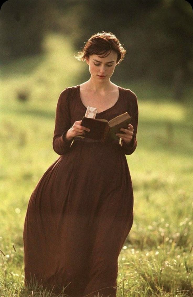 scarlettOoohara's tweet photo. همیشه ماجرا درباره ی یک دختر bookish عه ! https://t.co/jYXxgSdeDl