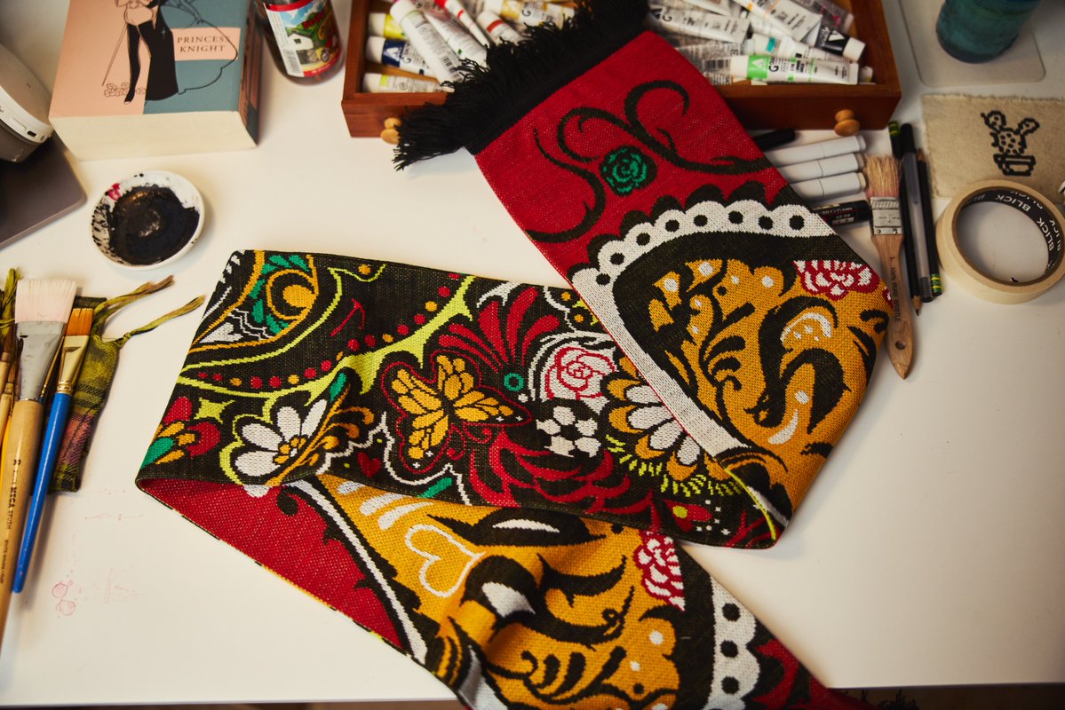 ThornsFC's tweet photo. diva, wake up! NEW MERCH just dropped on the Portland Thorns Shop 🛍️

Get our 2026 Hispanic Heritage scarf designed by local artist Molly Mendoza. 

Shop now: https://t.co/FeRE7QiYWQ https://t.co/DSI3XP5KuD