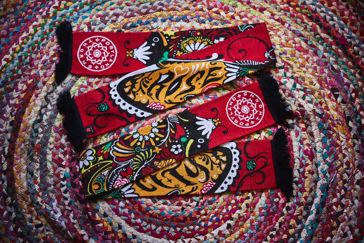 ThornsFC's tweet photo. diva, wake up! NEW MERCH just dropped on the Portland Thorns Shop 🛍️

Get our 2026 Hispanic Heritage scarf designed by local artist Molly Mendoza. 

Shop now: https://t.co/FeRE7QiYWQ https://t.co/DSI3XP5KuD